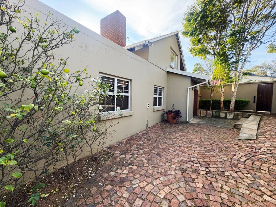 To Let 4 Bedroom Property for Rent in Parkmore Gauteng