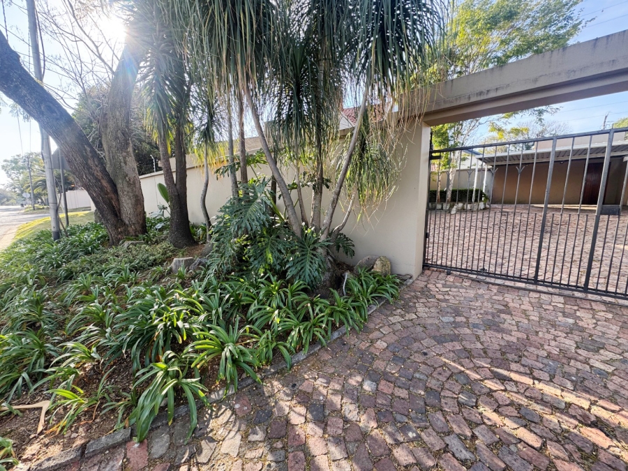 To Let 4 Bedroom Property for Rent in Parkmore Gauteng