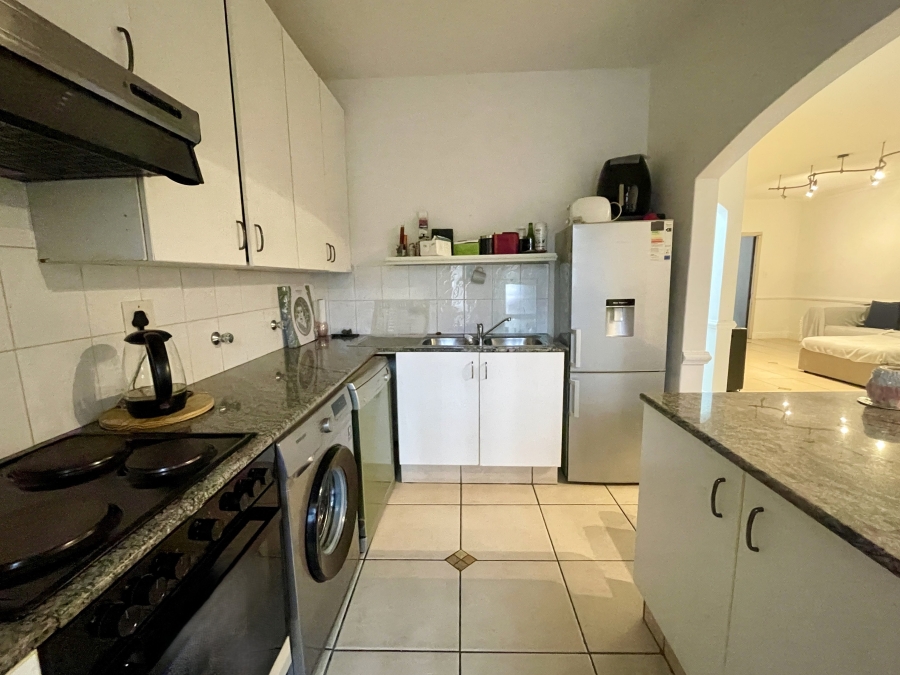 1 Bedroom Property for Sale in Dunkeld West Gauteng