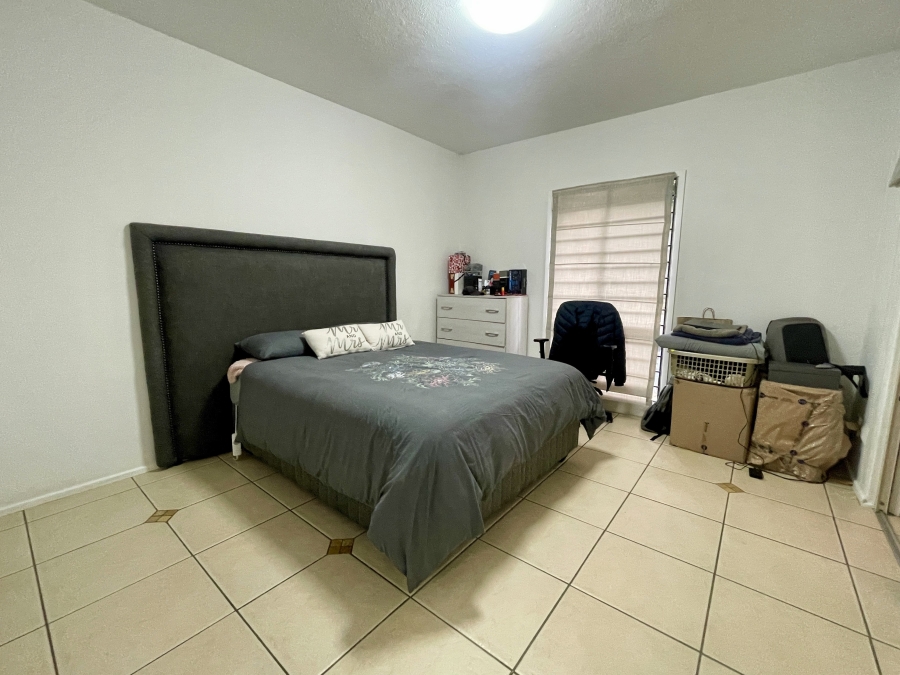 1 Bedroom Property for Sale in Dunkeld West Gauteng