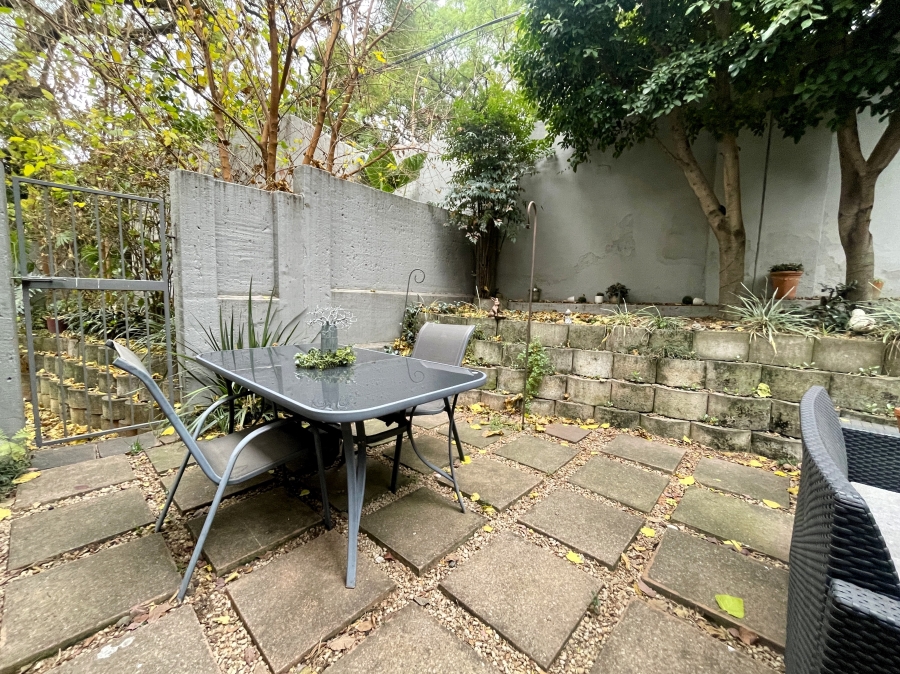1 Bedroom Property for Sale in Dunkeld West Gauteng