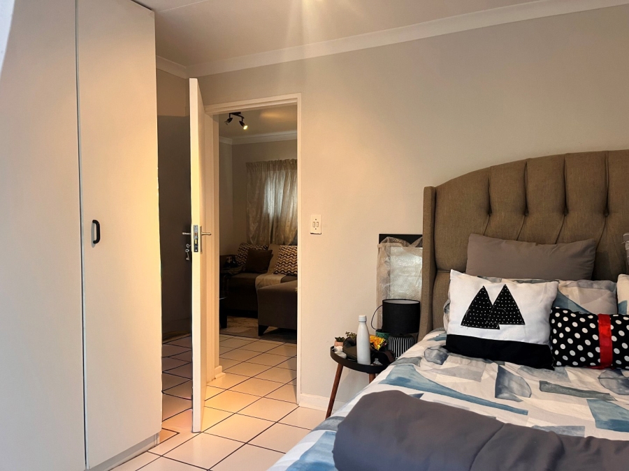 To Let 1 Bedroom Property for Rent in Sandringham Gauteng