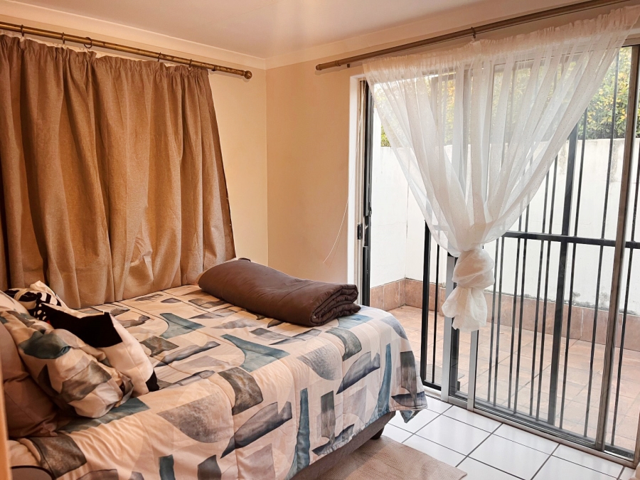 To Let 1 Bedroom Property for Rent in Sandringham Gauteng