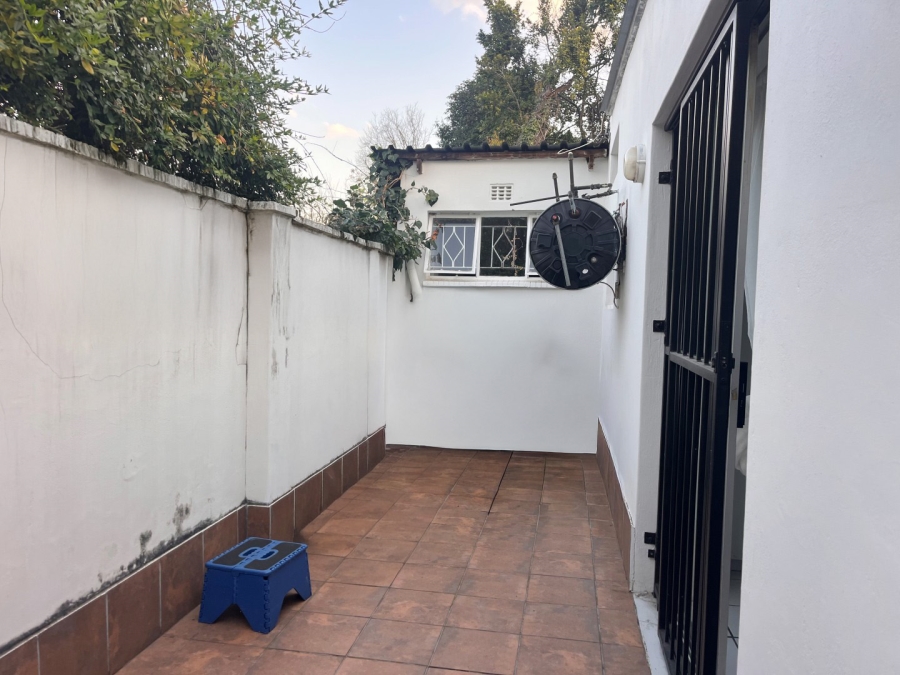 To Let 1 Bedroom Property for Rent in Sandringham Gauteng