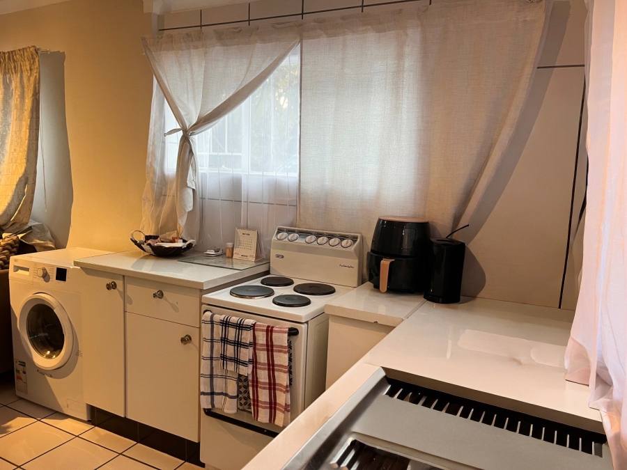 To Let 1 Bedroom Property for Rent in Sandringham Gauteng