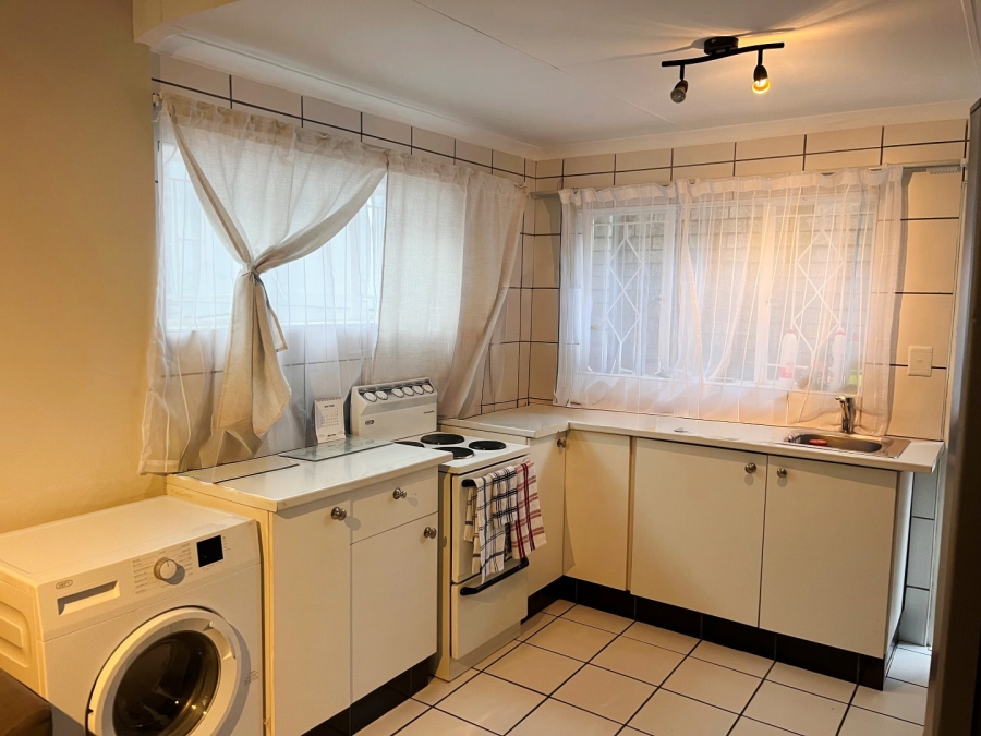 To Let 1 Bedroom Property for Rent in Sandringham Gauteng