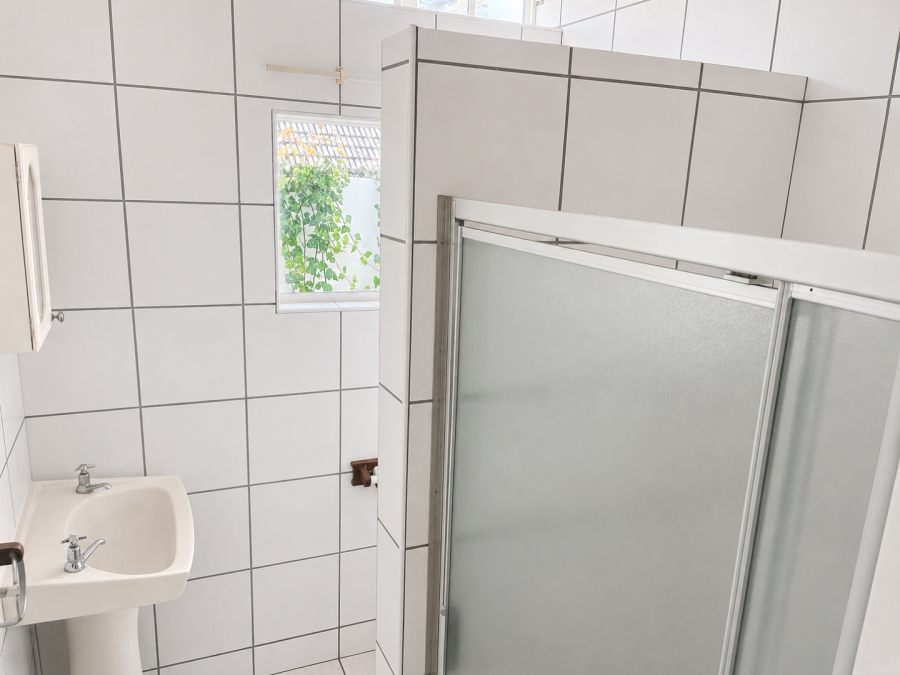 To Let 1 Bedroom Property for Rent in Sandringham Gauteng