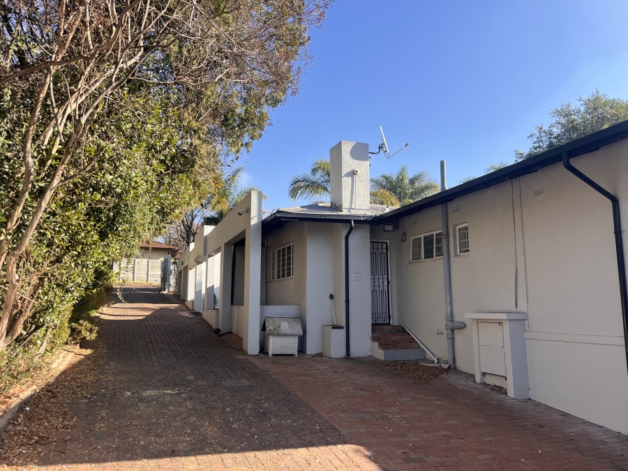 To Let 1 Bedroom Property for Rent in Sandringham Gauteng