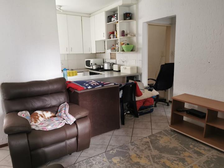 2 Bedroom Property for Sale in Mulbarton Gauteng