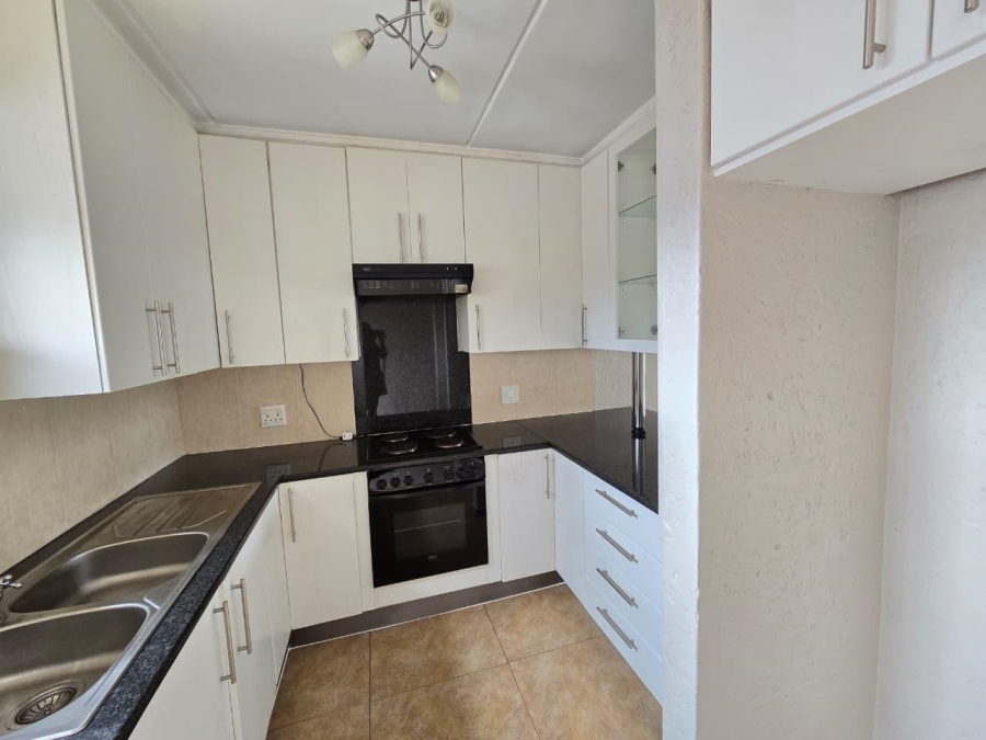 2 Bedroom Property for Sale in Mulbarton Gauteng