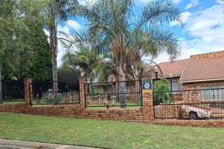 4 Bedroom Property for Sale in Suideroord Gauteng