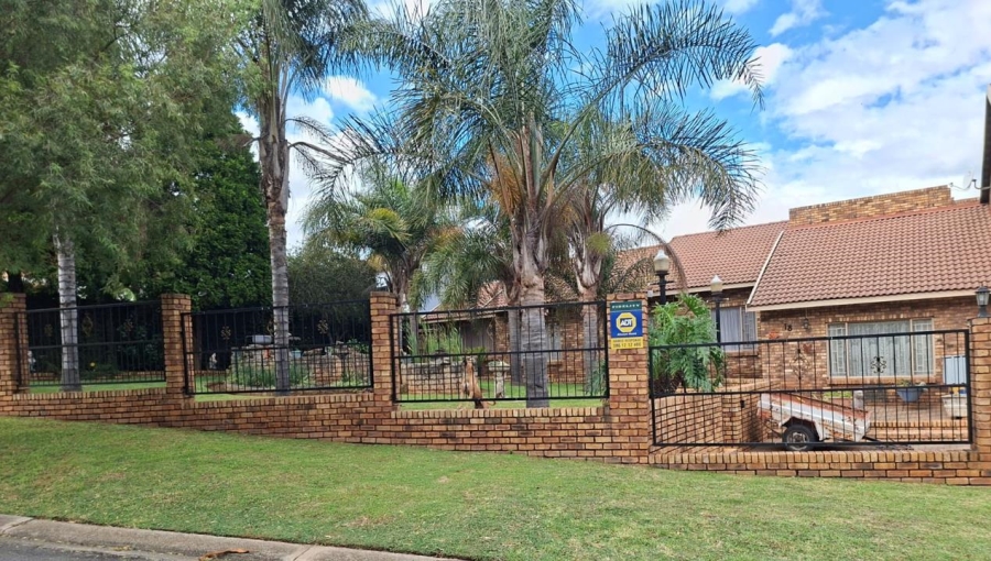 4 Bedroom Property for Sale in Suideroord Gauteng