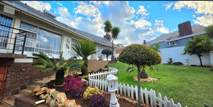 3 Bedroom Property for Sale in Linmeyer Gauteng