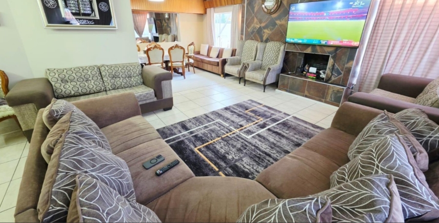 3 Bedroom Property for Sale in Linmeyer Gauteng