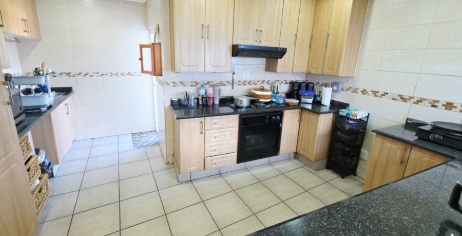 3 Bedroom Property for Sale in Linmeyer Gauteng