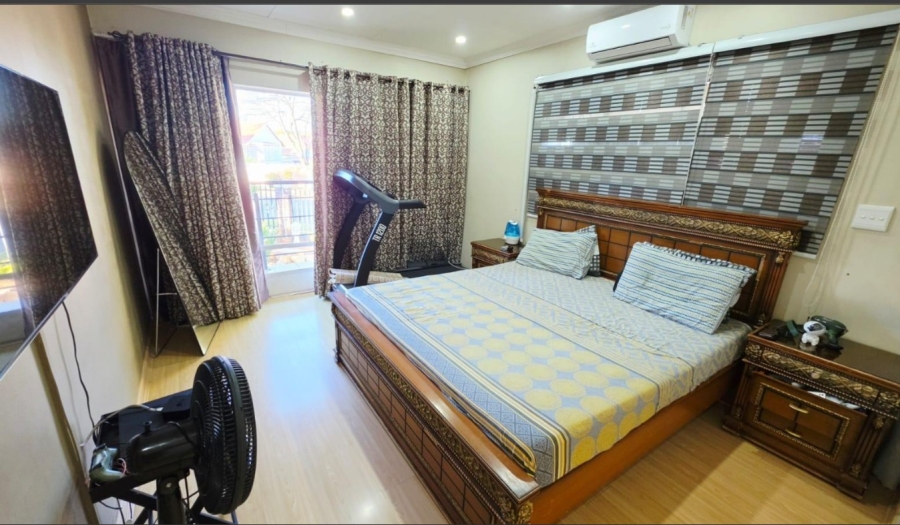 3 Bedroom Property for Sale in Linmeyer Gauteng