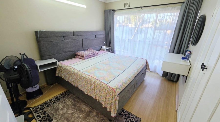 3 Bedroom Property for Sale in Linmeyer Gauteng