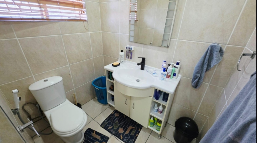 3 Bedroom Property for Sale in Linmeyer Gauteng
