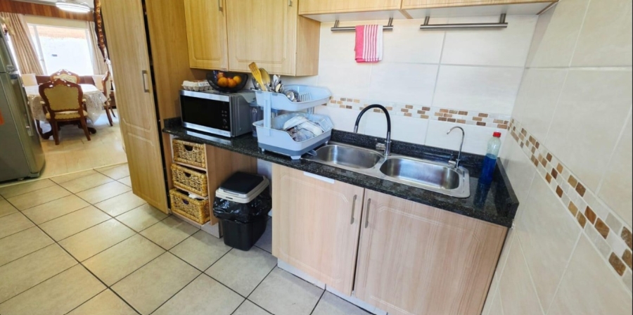 3 Bedroom Property for Sale in Linmeyer Gauteng