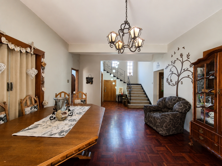 5 Bedroom Property for Sale in Unitas Park Gauteng