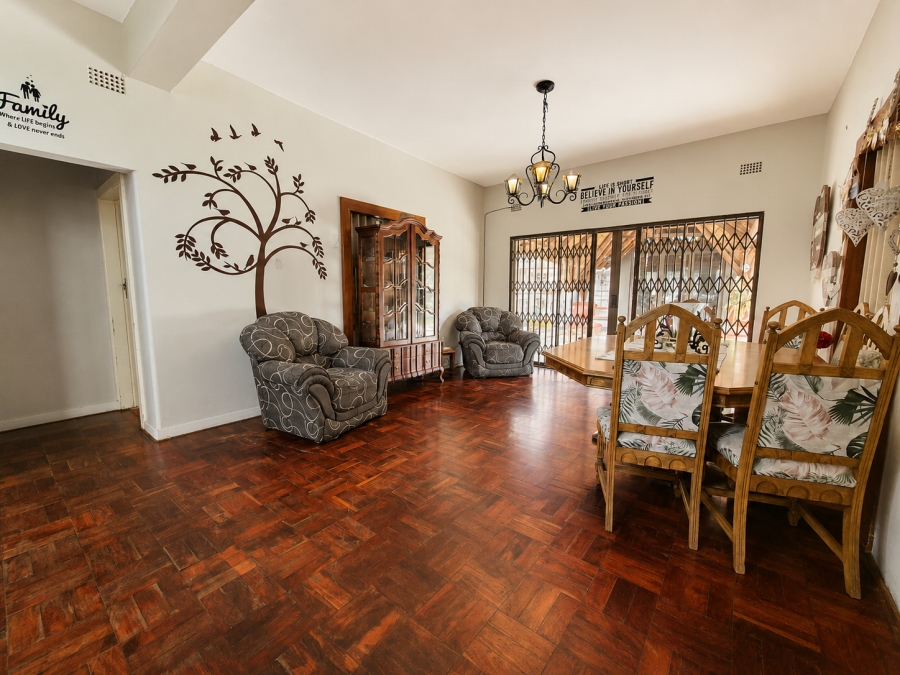 5 Bedroom Property for Sale in Unitas Park Gauteng