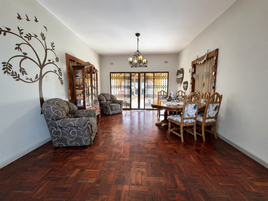 5 Bedroom Property for Sale in Unitas Park Gauteng