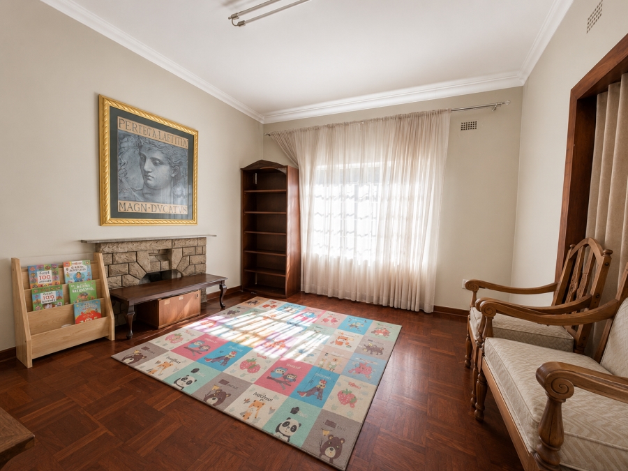 5 Bedroom Property for Sale in Unitas Park Gauteng