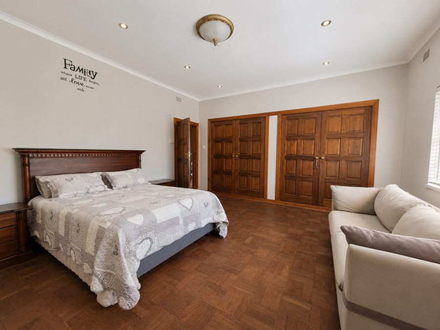 5 Bedroom Property for Sale in Unitas Park Gauteng
