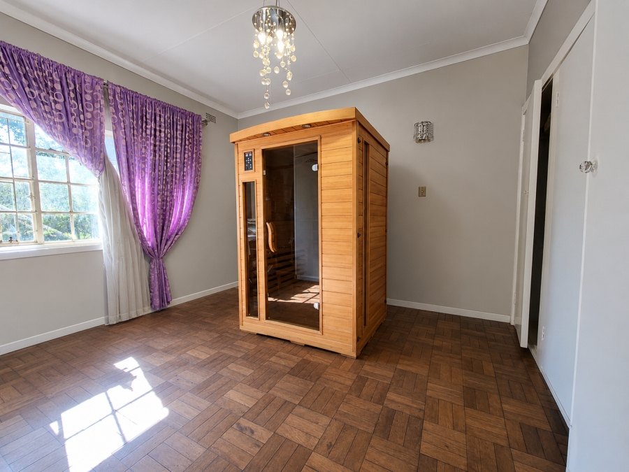 5 Bedroom Property for Sale in Unitas Park Gauteng