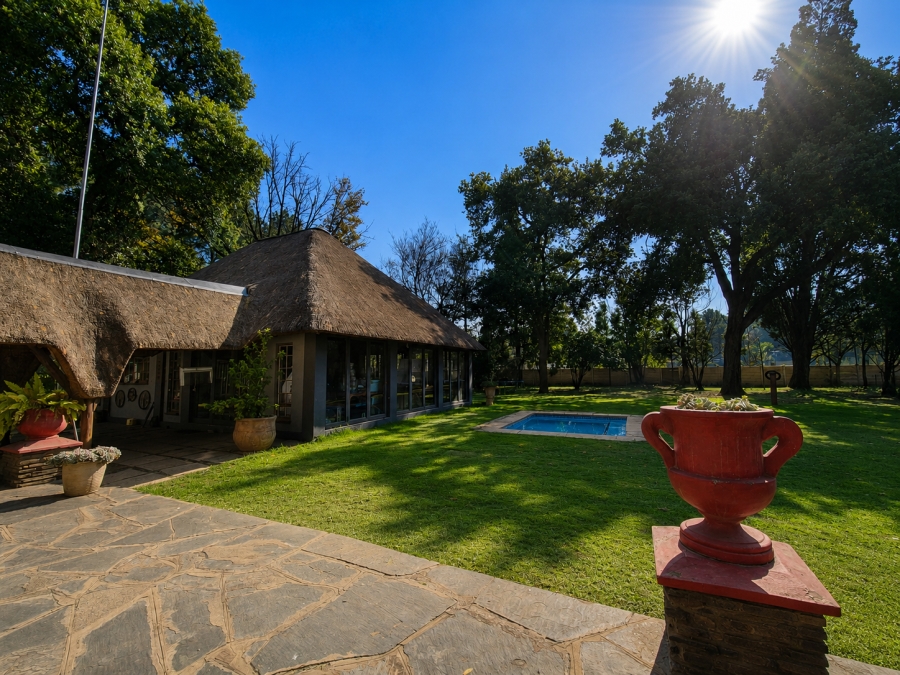 5 Bedroom Property for Sale in Unitas Park Gauteng