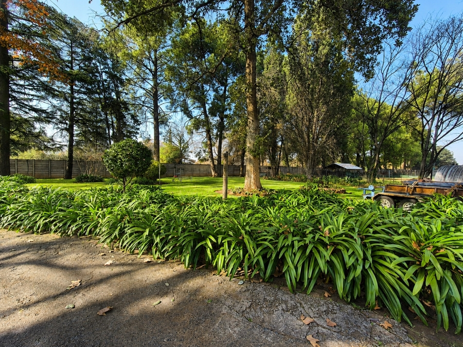5 Bedroom Property for Sale in Unitas Park Gauteng