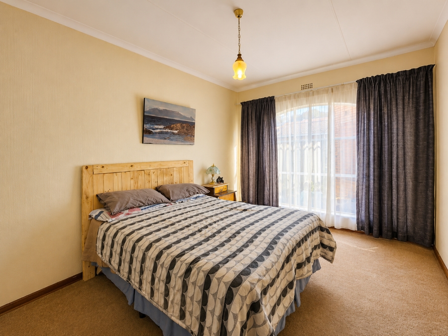 3 Bedroom Property for Sale in Three Rivers Proper Gauteng