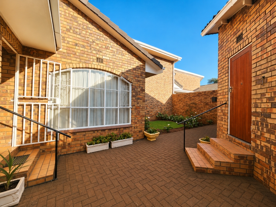 3 Bedroom Property for Sale in Three Rivers Proper Gauteng