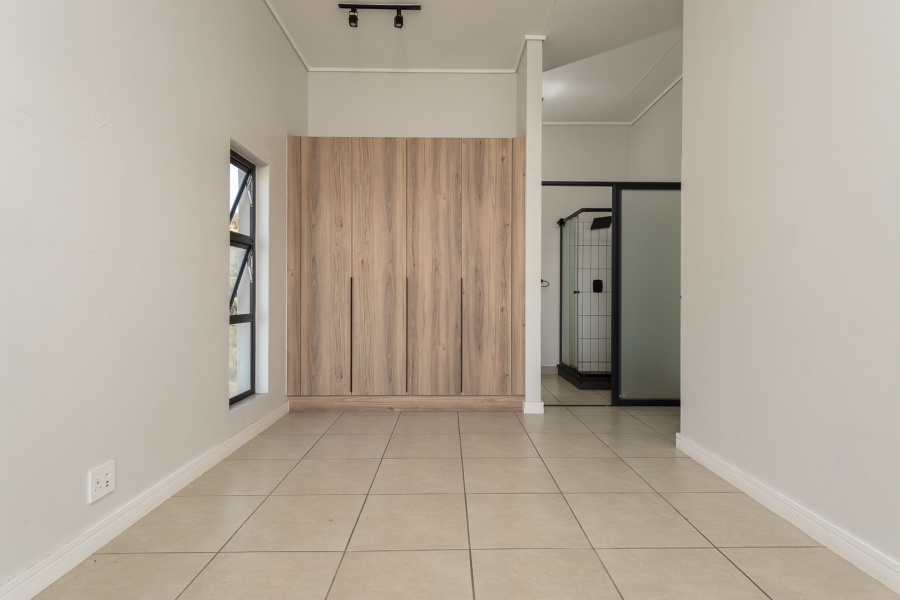 2 Bedroom Property for Sale in Mulbarton Gauteng