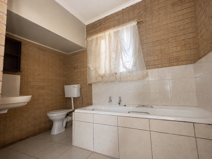 3 Bedroom Property for Sale in Bonanne Gauteng
