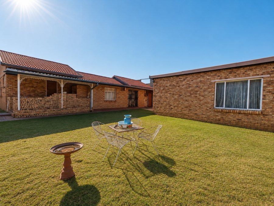 3 Bedroom Property for Sale in Bonanne Gauteng
