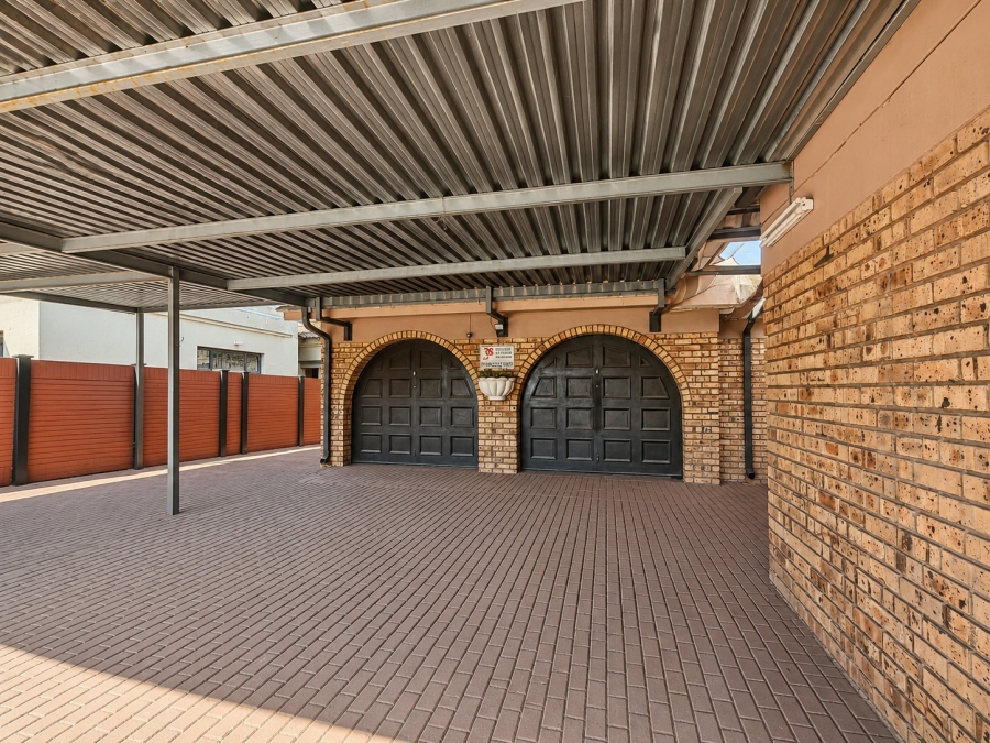 3 Bedroom Property for Sale in Bonanne Gauteng
