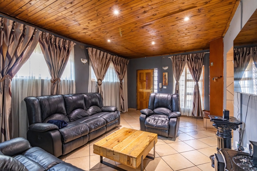 4 Bedroom Property for Sale in Lindhaven Gauteng