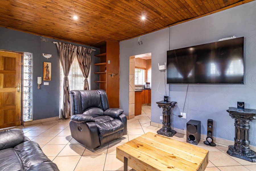 4 Bedroom Property for Sale in Lindhaven Gauteng