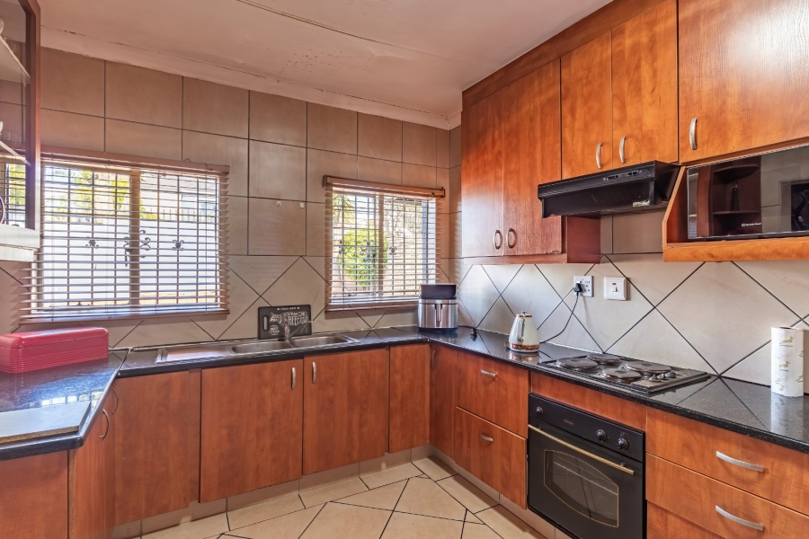 4 Bedroom Property for Sale in Lindhaven Gauteng