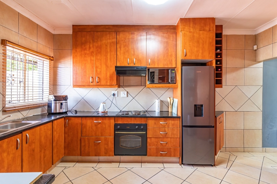 4 Bedroom Property for Sale in Lindhaven Gauteng