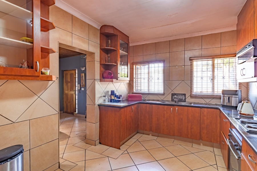 4 Bedroom Property for Sale in Lindhaven Gauteng