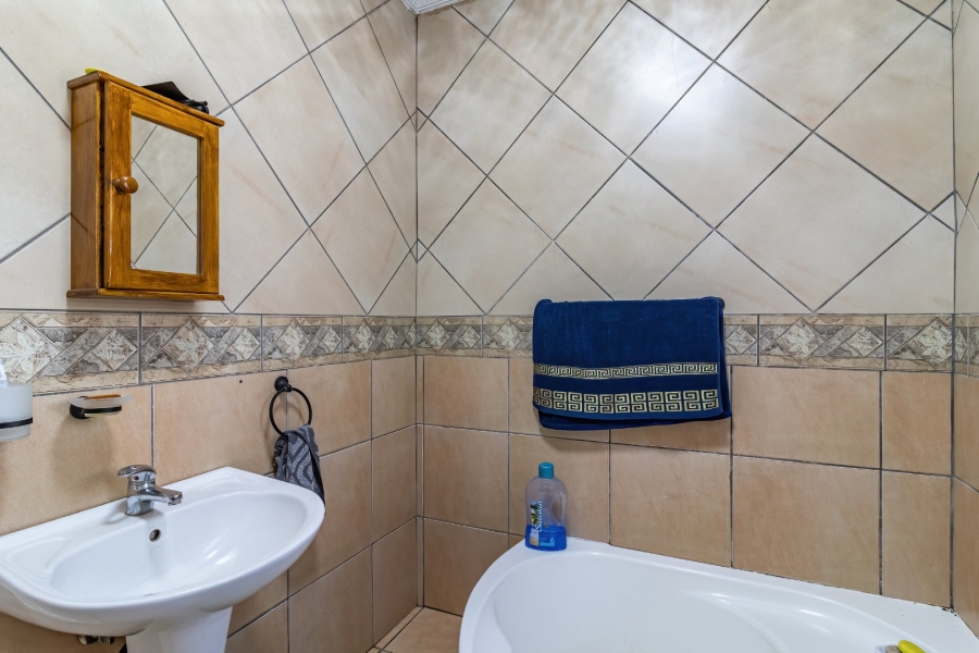4 Bedroom Property for Sale in Lindhaven Gauteng