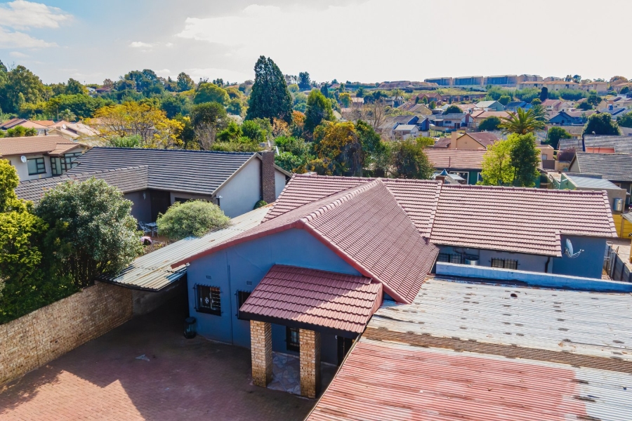 4 Bedroom Property for Sale in Lindhaven Gauteng
