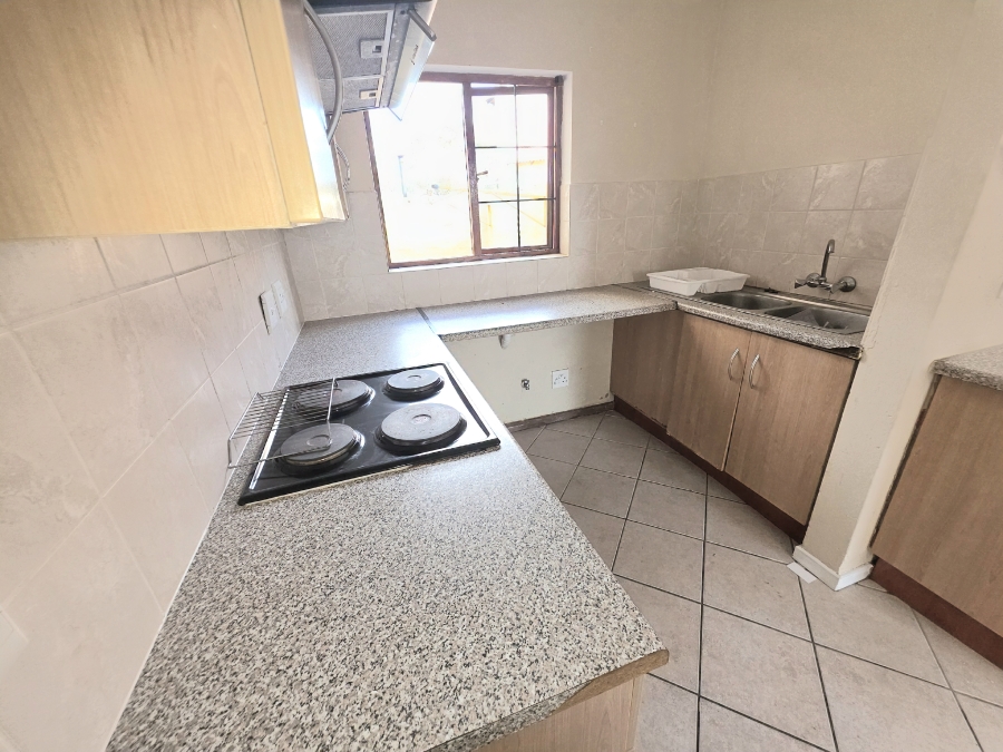 2 Bedroom Property for Sale in Noordwyk Gauteng