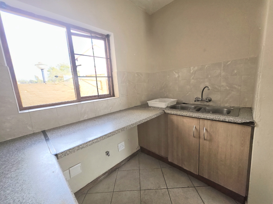 2 Bedroom Property for Sale in Noordwyk Gauteng