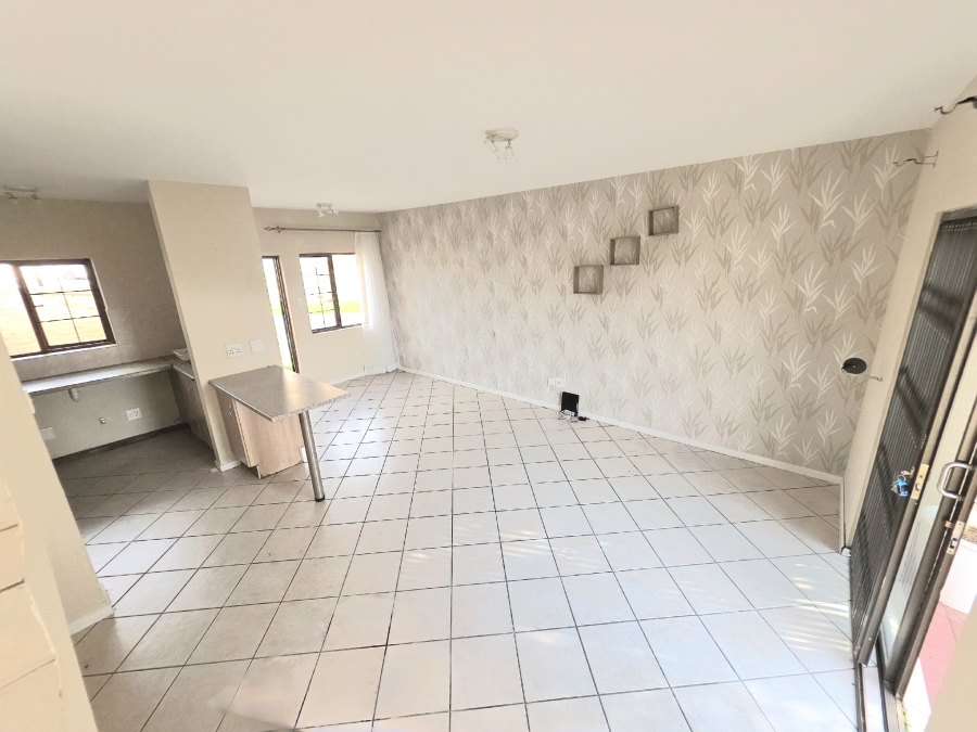 2 Bedroom Property for Sale in Noordwyk Gauteng