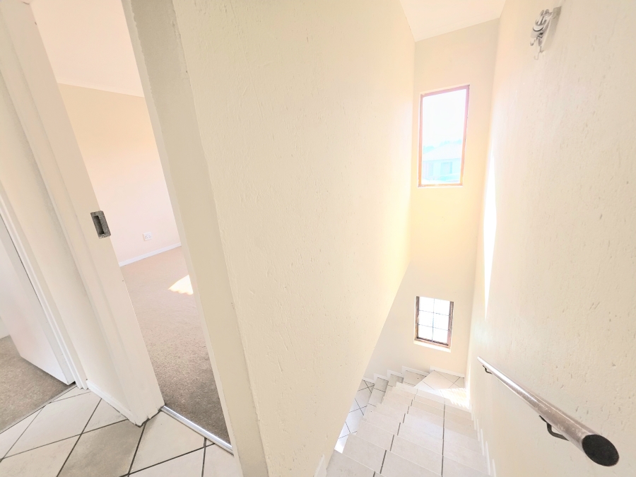 2 Bedroom Property for Sale in Noordwyk Gauteng