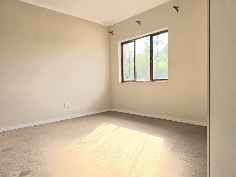 2 Bedroom Property for Sale in Noordwyk Gauteng