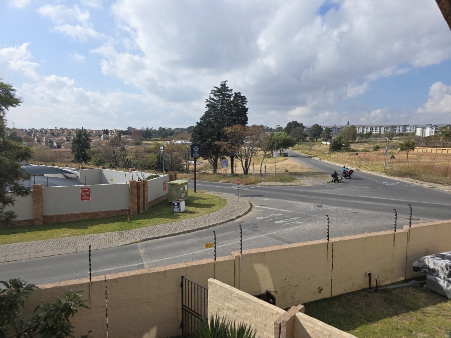 2 Bedroom Property for Sale in Noordwyk Gauteng